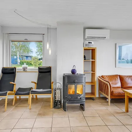 Two-bedroom Holiday In Brenderup Fyn Vedelshave